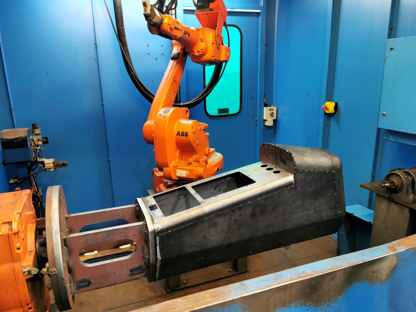 Robotergeschweißte Behälter für Kleinserie